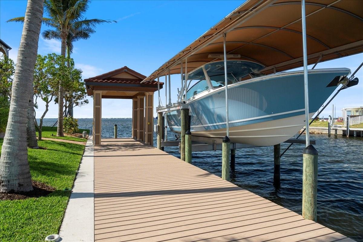 266 BANGSBERG RD SE, PORT CHARLOTTE, FL, 33952