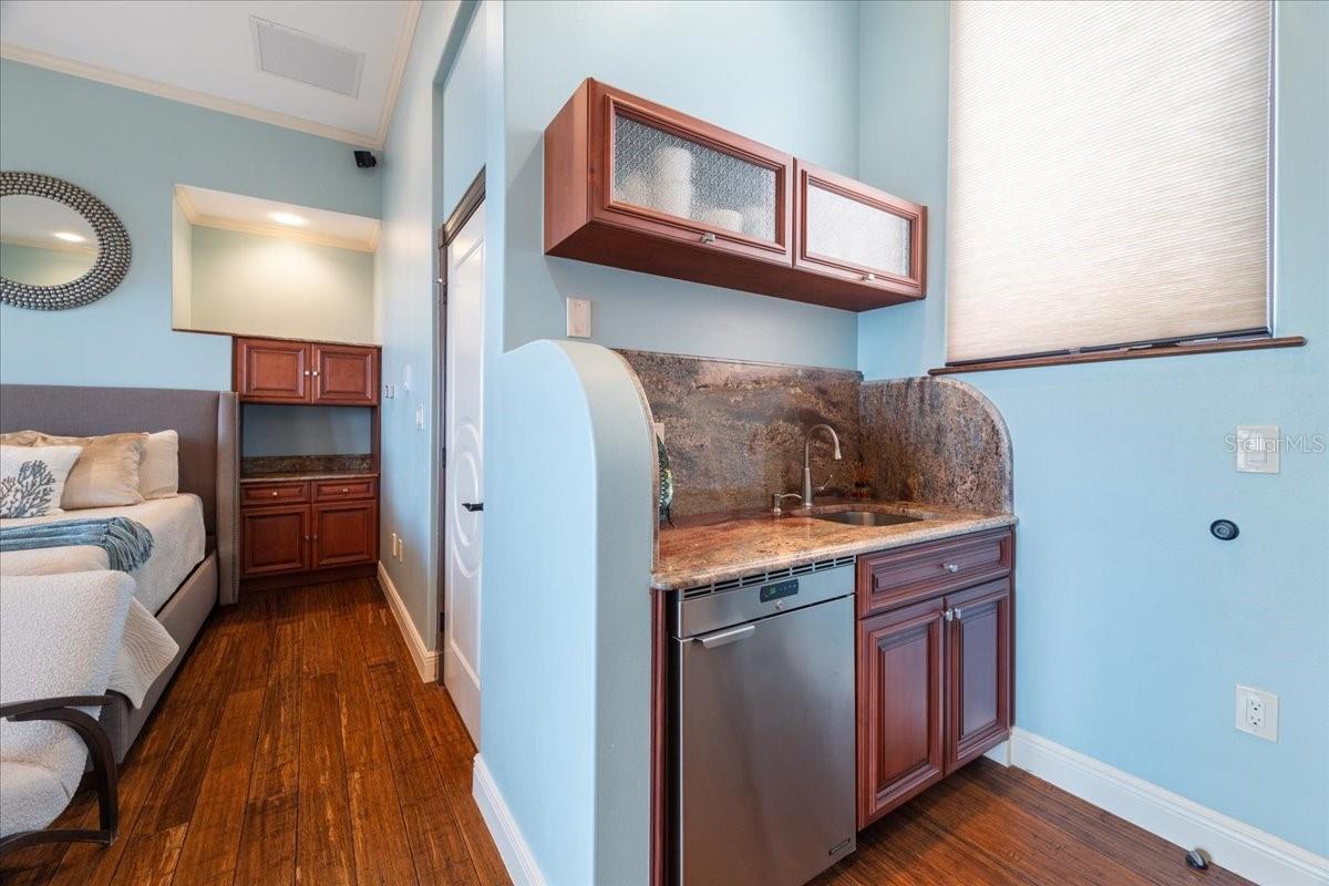 266 BANGSBERG RD SE, PORT CHARLOTTE, FL, 33952