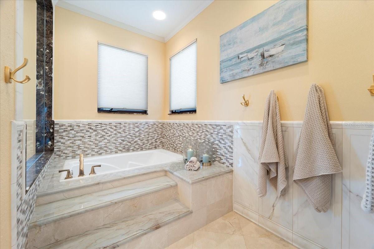 266 BANGSBERG RD SE, PORT CHARLOTTE, FL, 33952