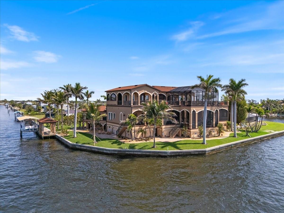 266 BANGSBERG RD SE, PORT CHARLOTTE, FL, 33952