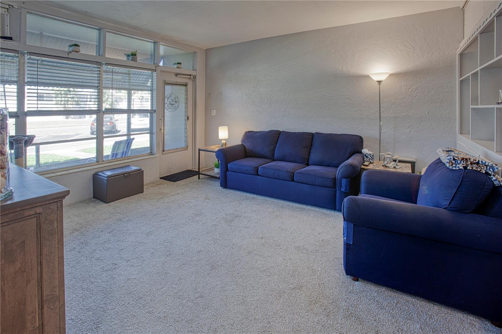 TB8438517 Property Photo