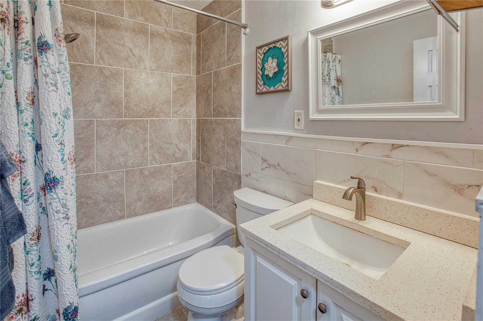 TB8438517 Property Photo