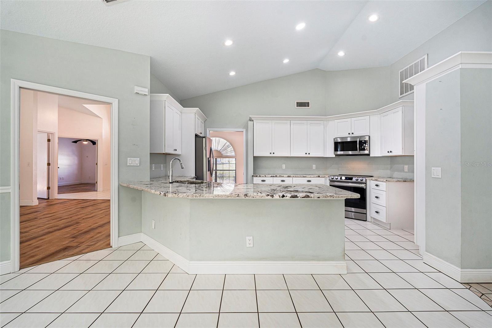 175 PINE ST, HOMOSASSA, FL, 34446