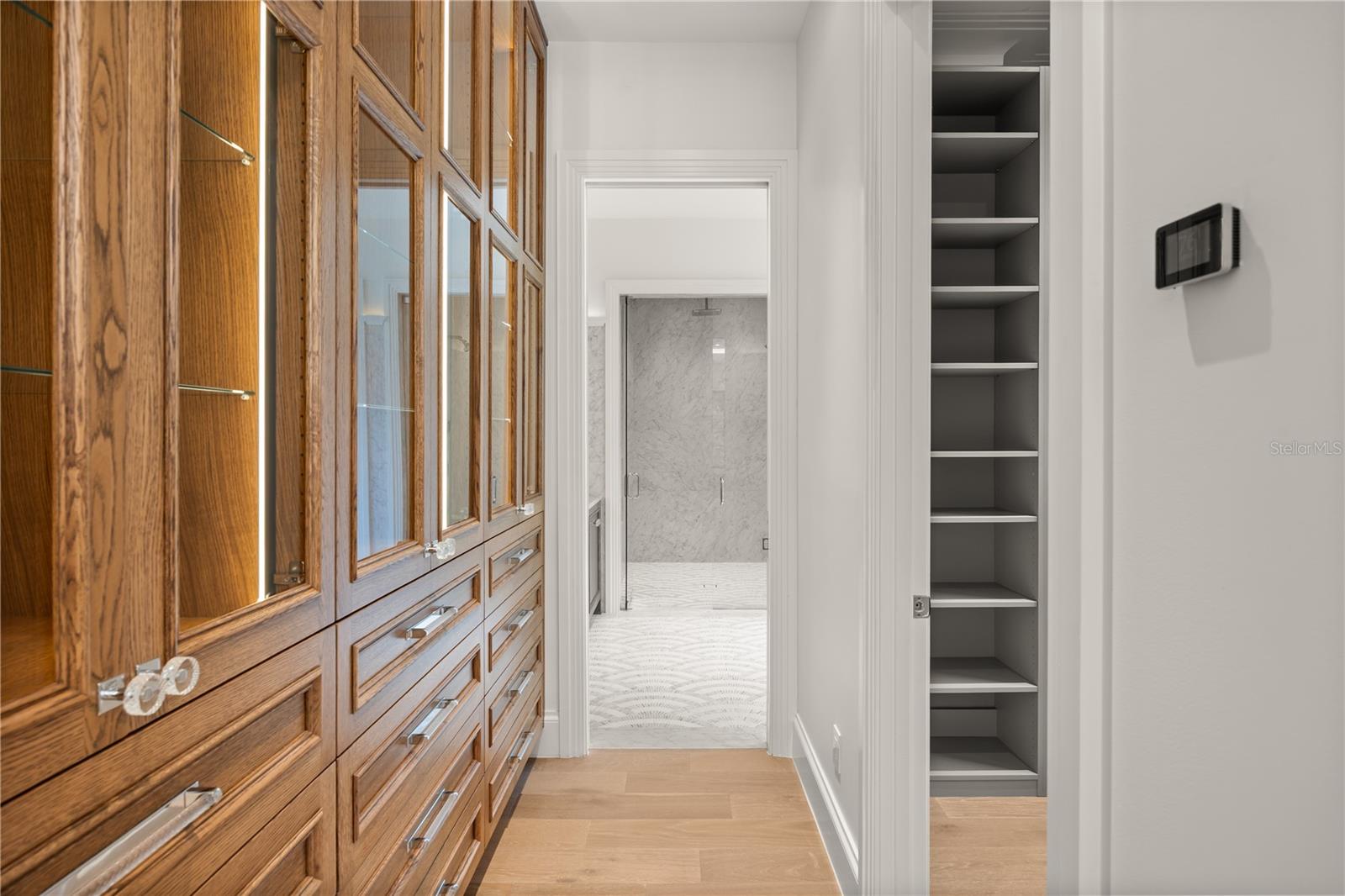 O6353083 Property Photo