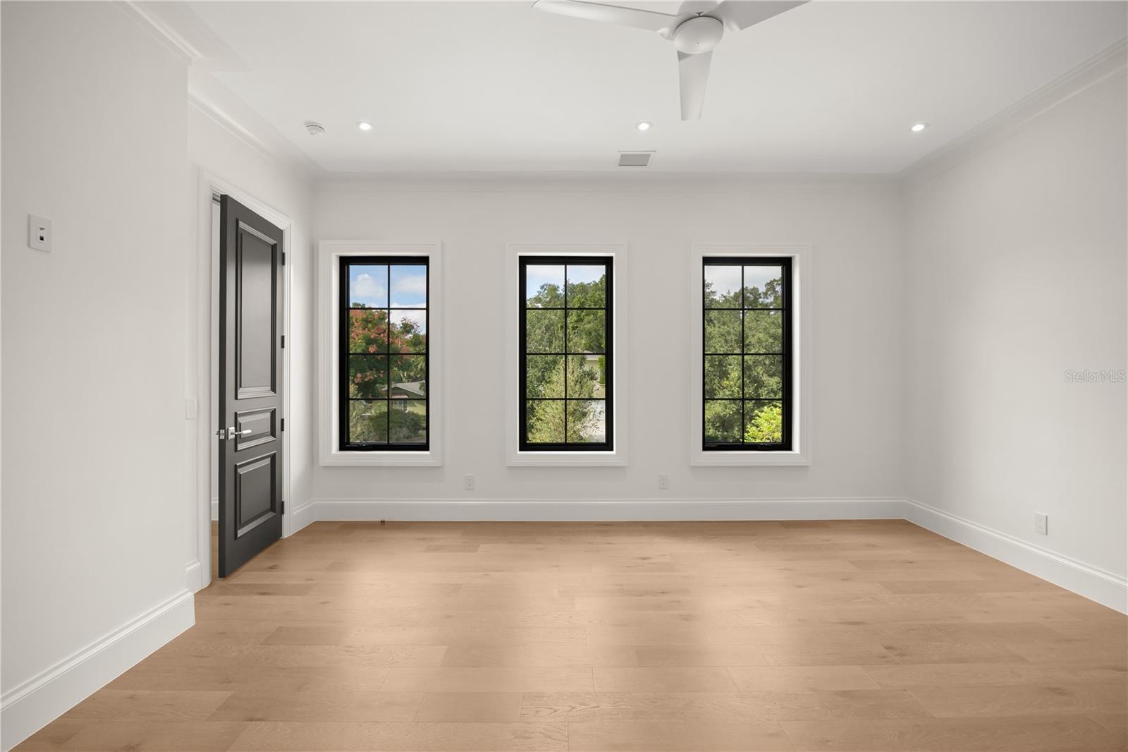 O6353083 Property Photo