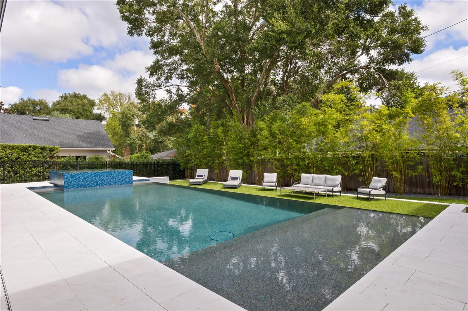 O6353083 Property Photo