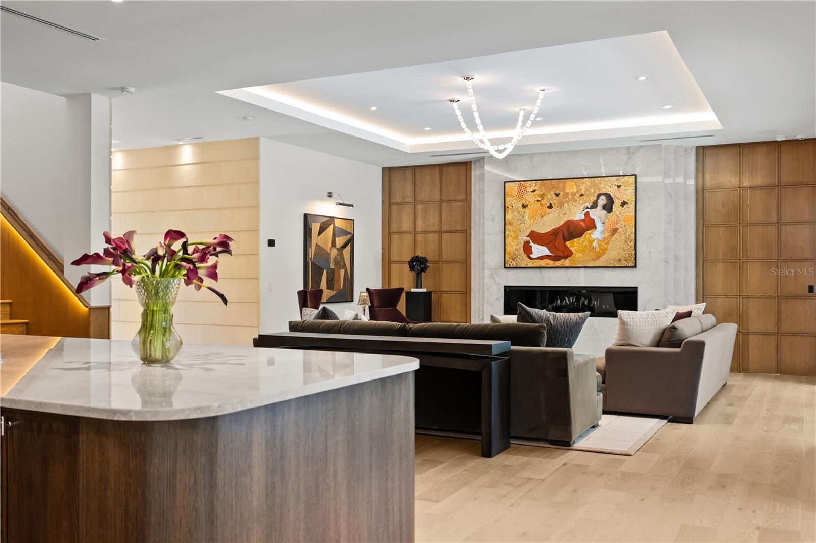 O6353083 Property Photo