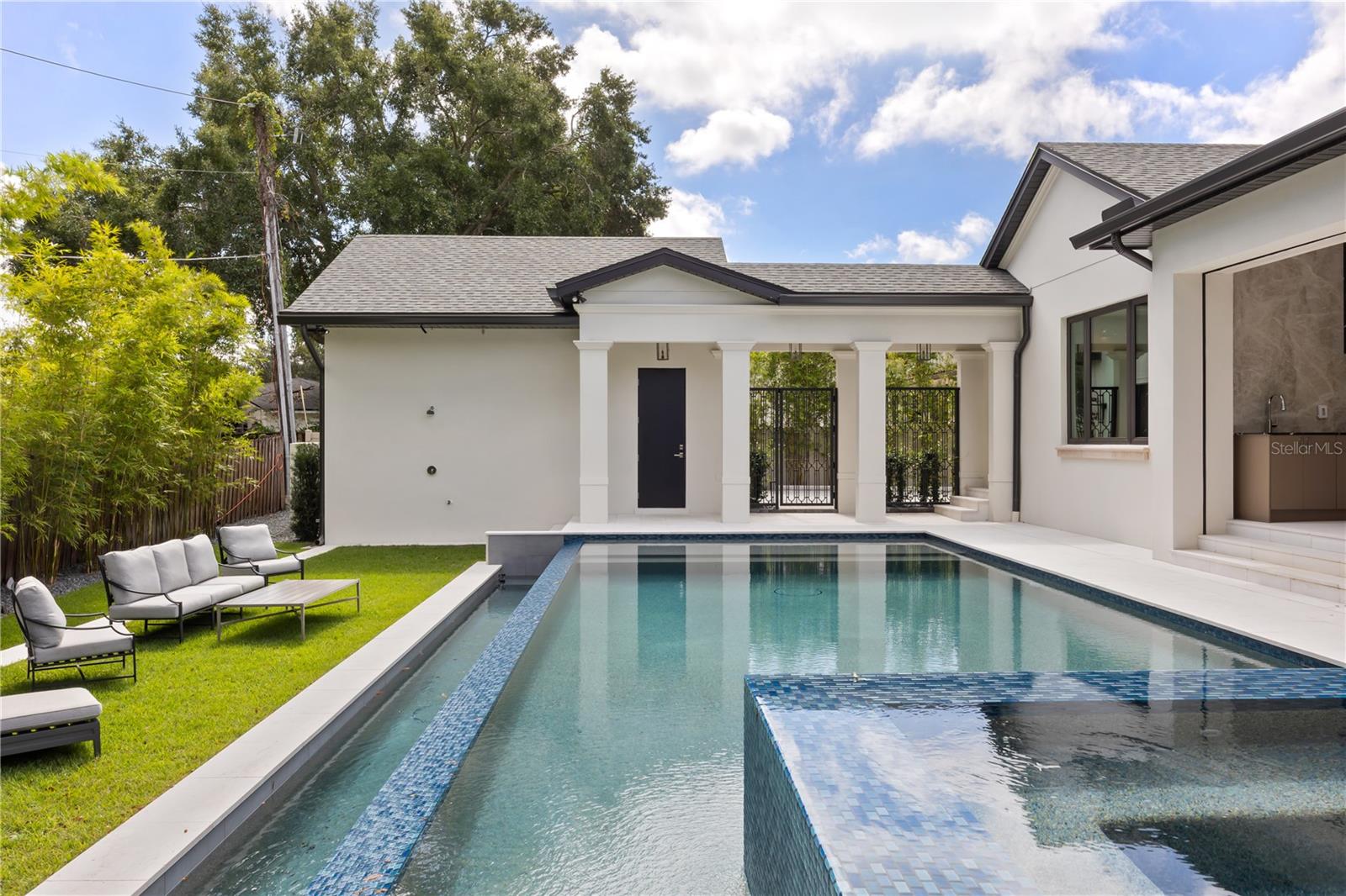 O6353083 Property Photo