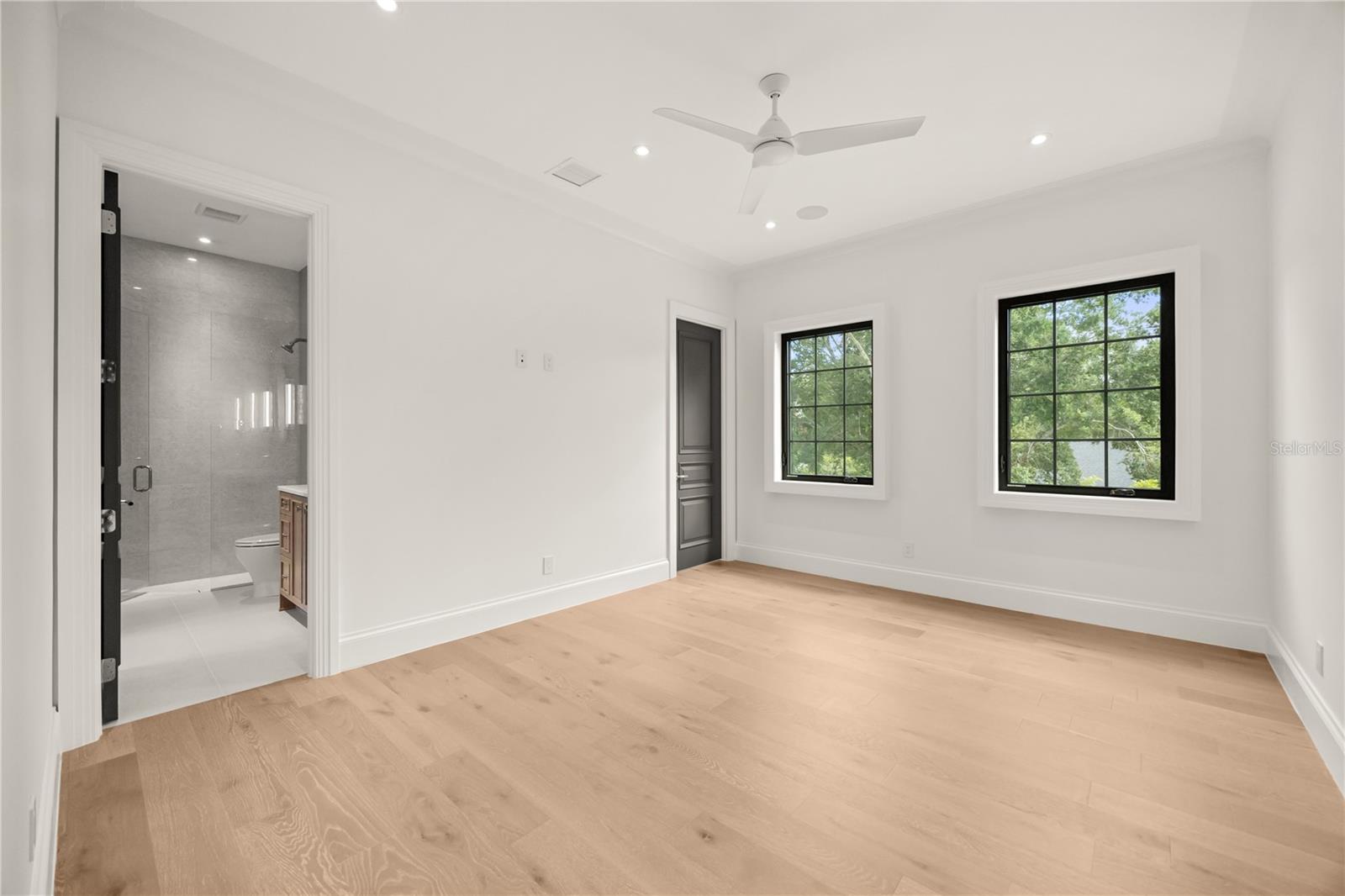 O6353083 Property Photo