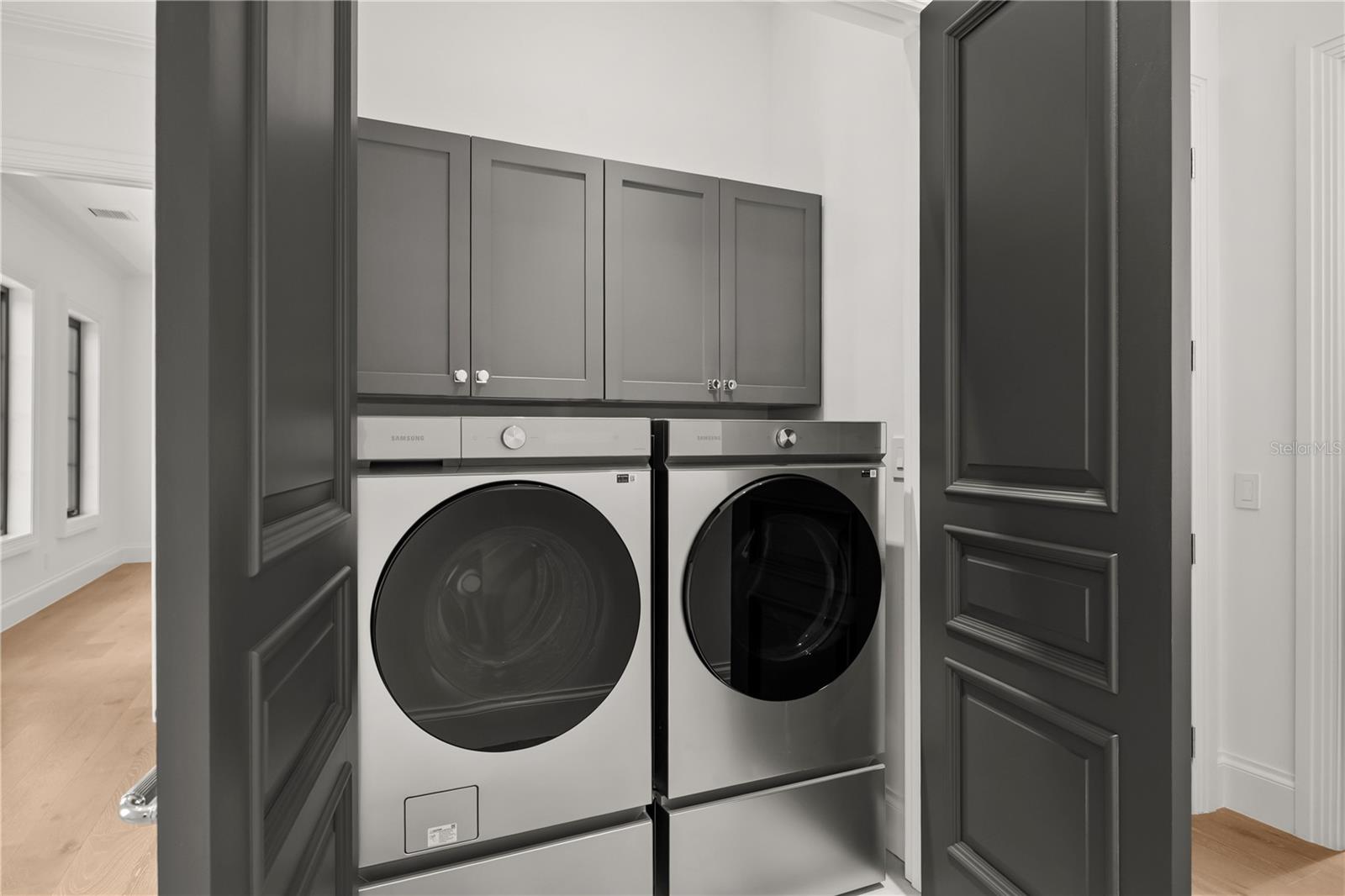 O6353083 Property Photo