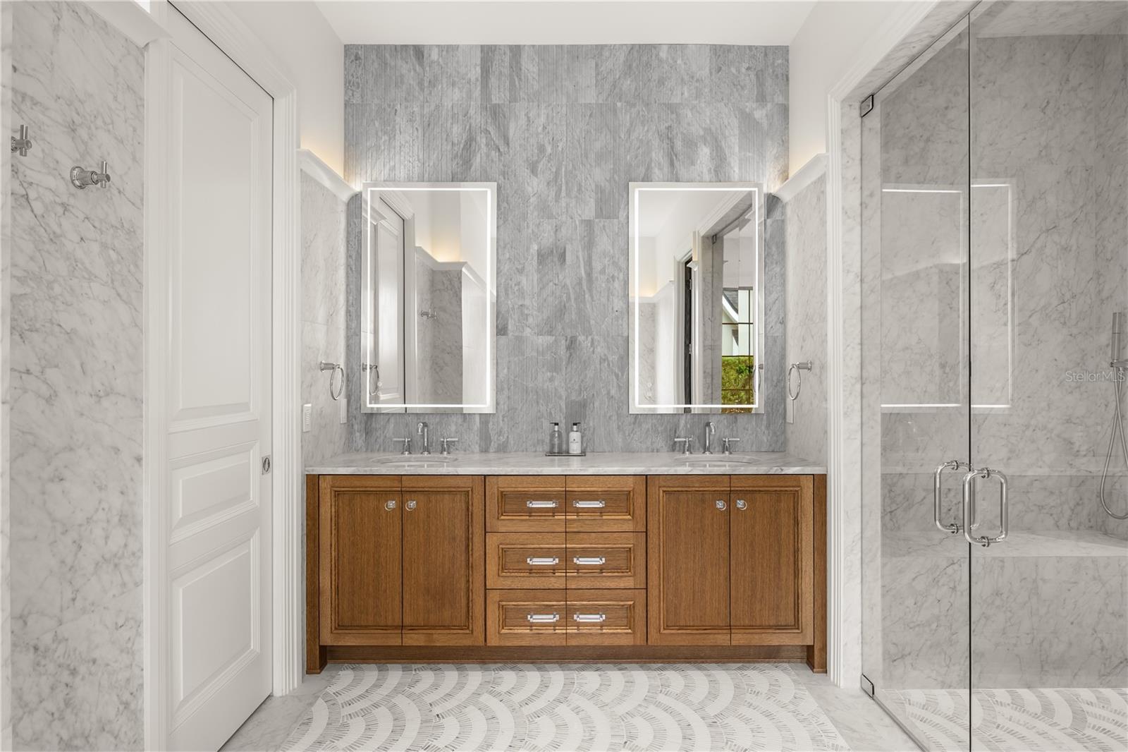 O6353083 Property Photo