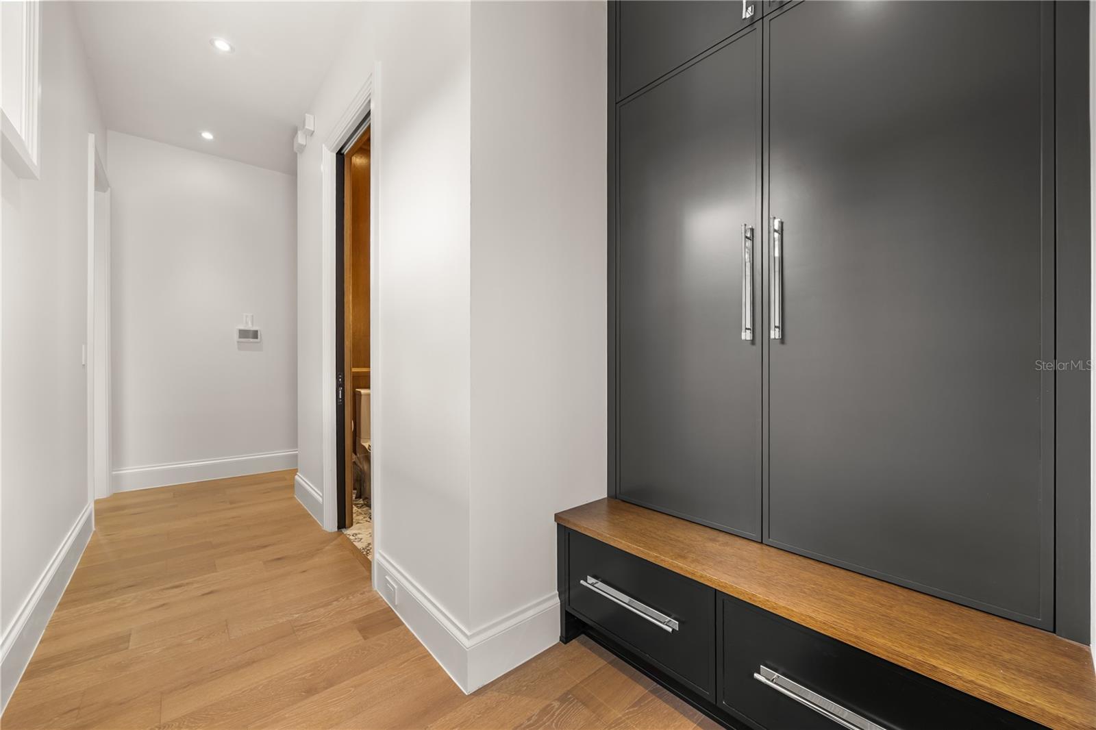 O6353083 Property Photo