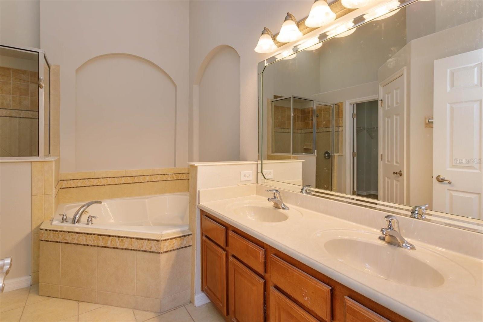 2415 SABASTIAN ST, MOUNT DORA, FL, 32757