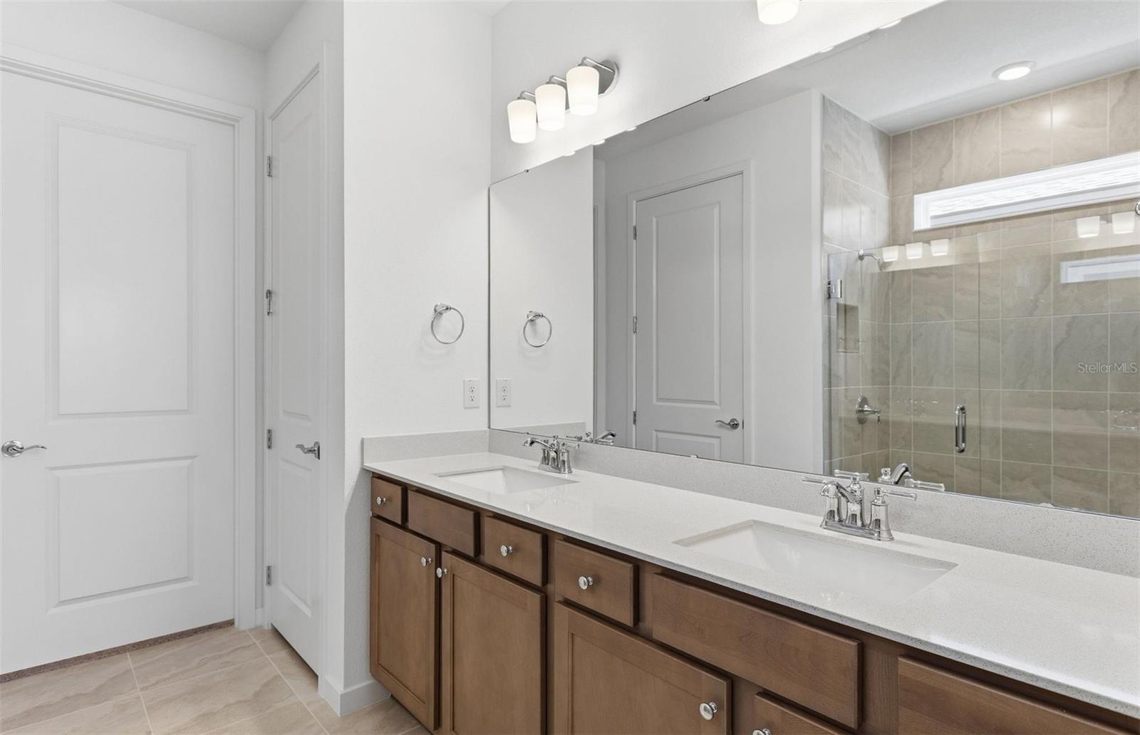 Owner's Bath w/Dual Sinks