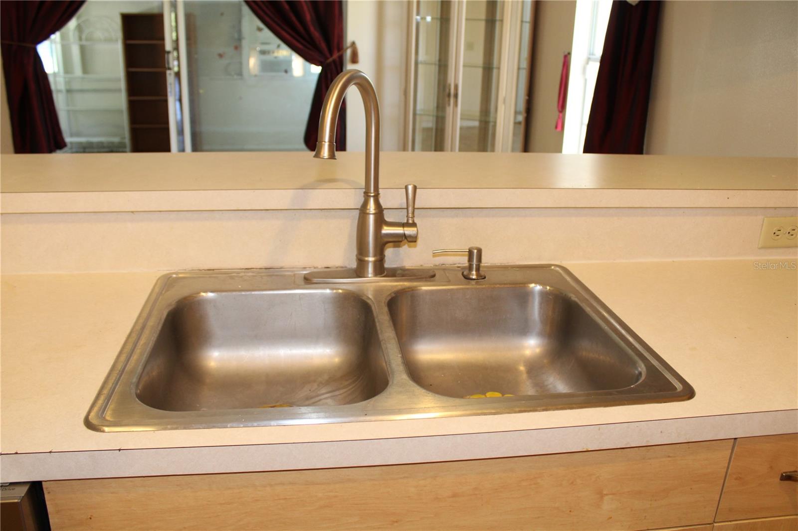 6190 107TH AVE N, PINELLAS PARK, FL, 33782