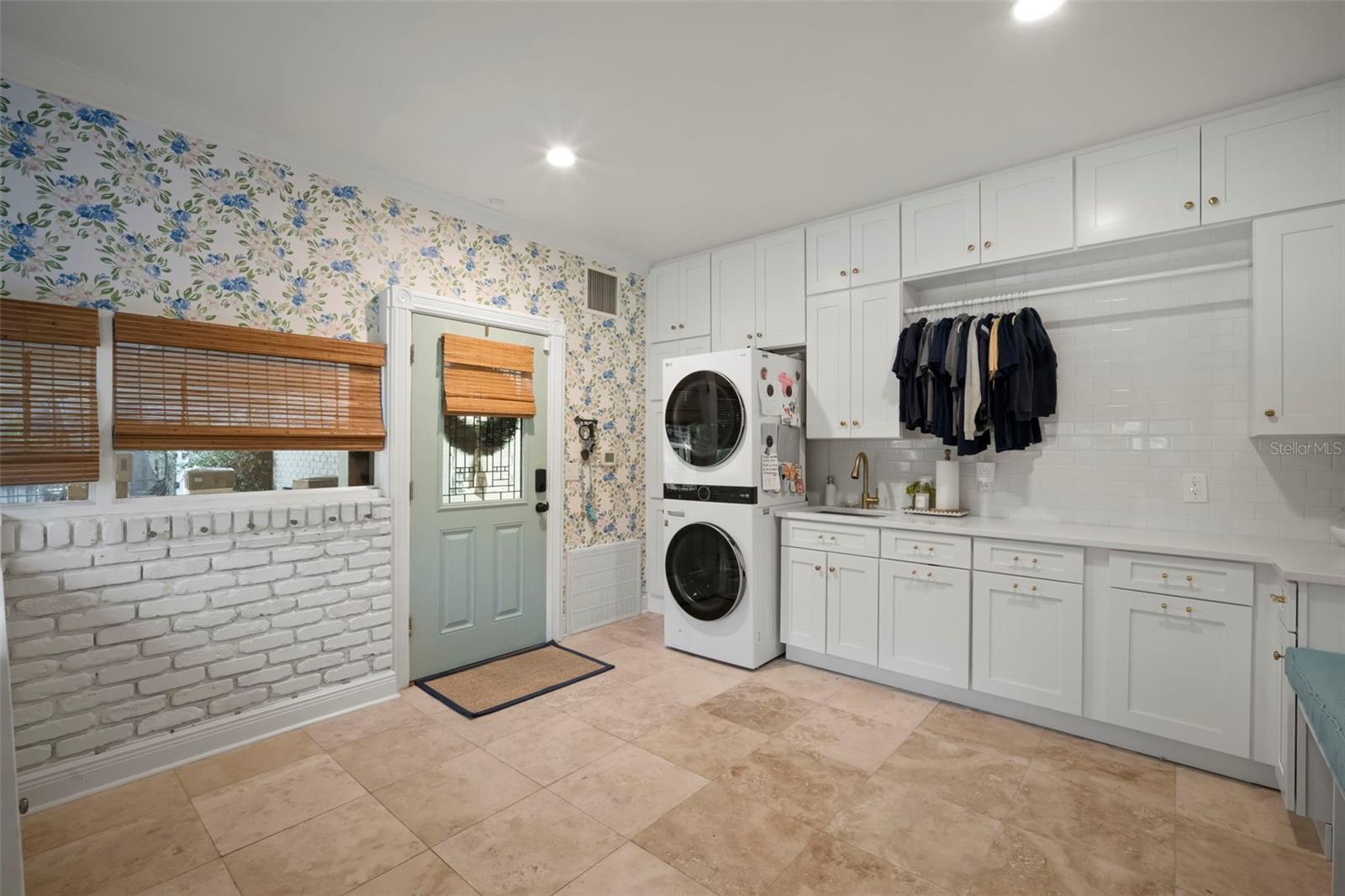 2802 LINTHICUM PL, TAMPA, FL, 33618