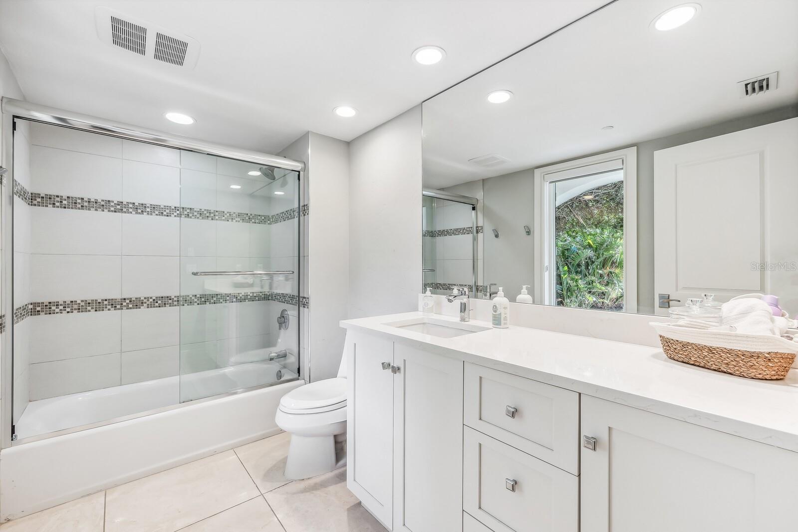 D6144295 Property Photo