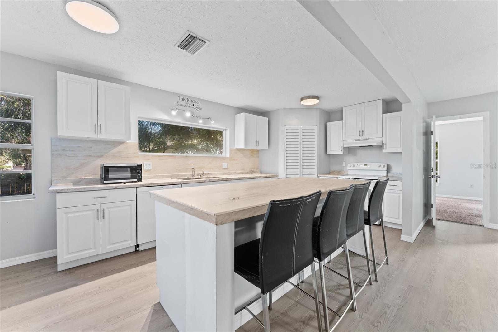 4126 TEMPLE HEIGHTS RD, TAMPA, FL, 33617