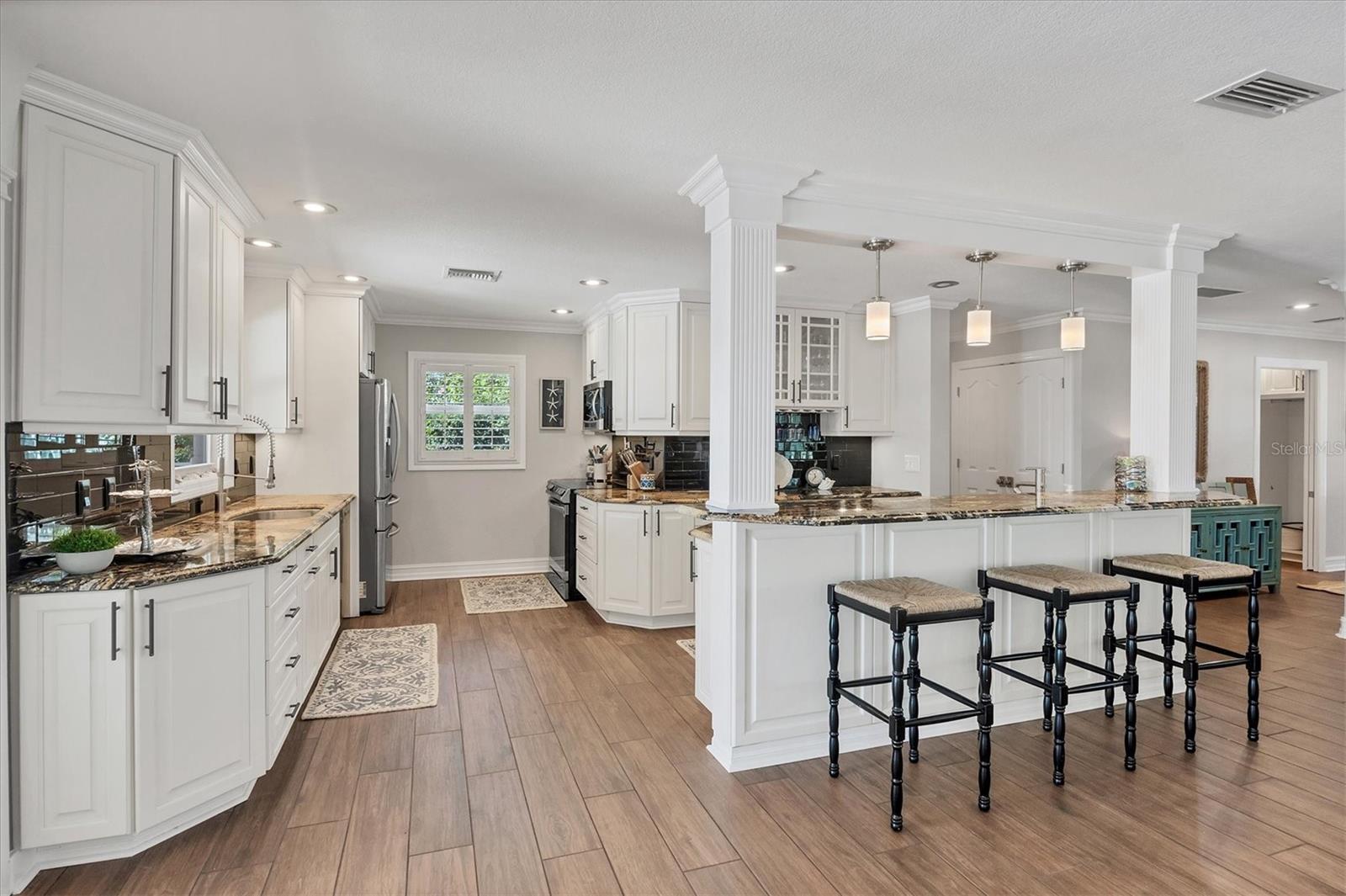 D6144298 Property Photo