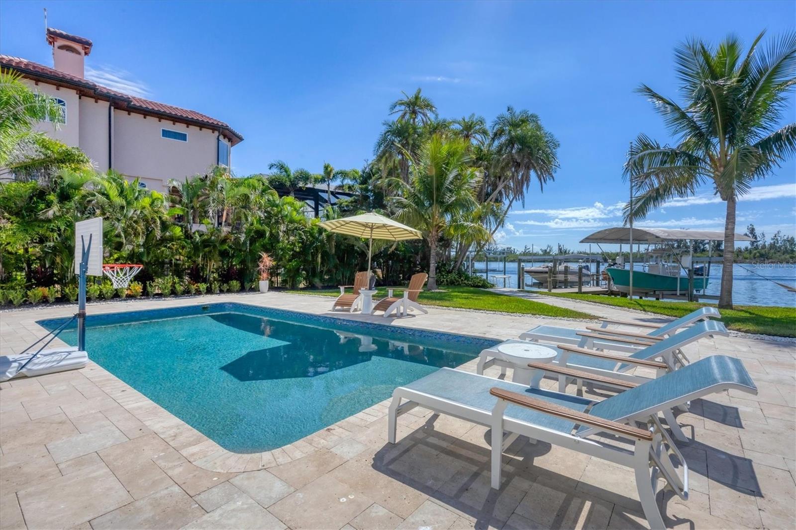 D6144298 Property Photo