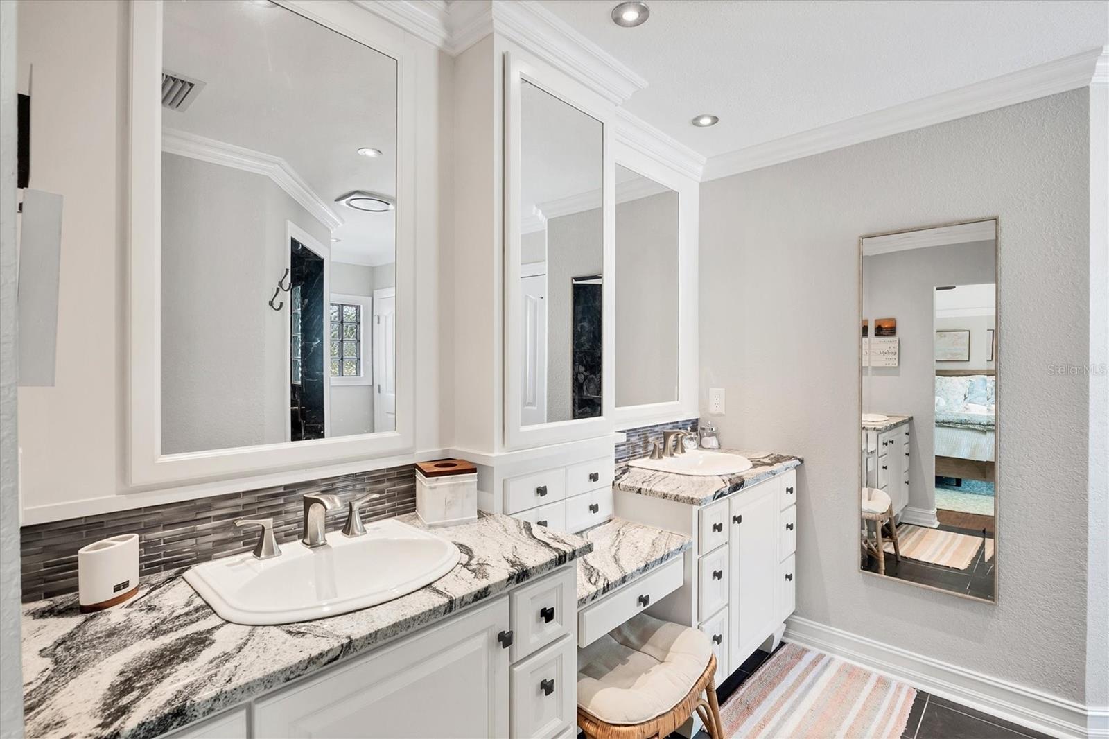 D6144298 Property Photo