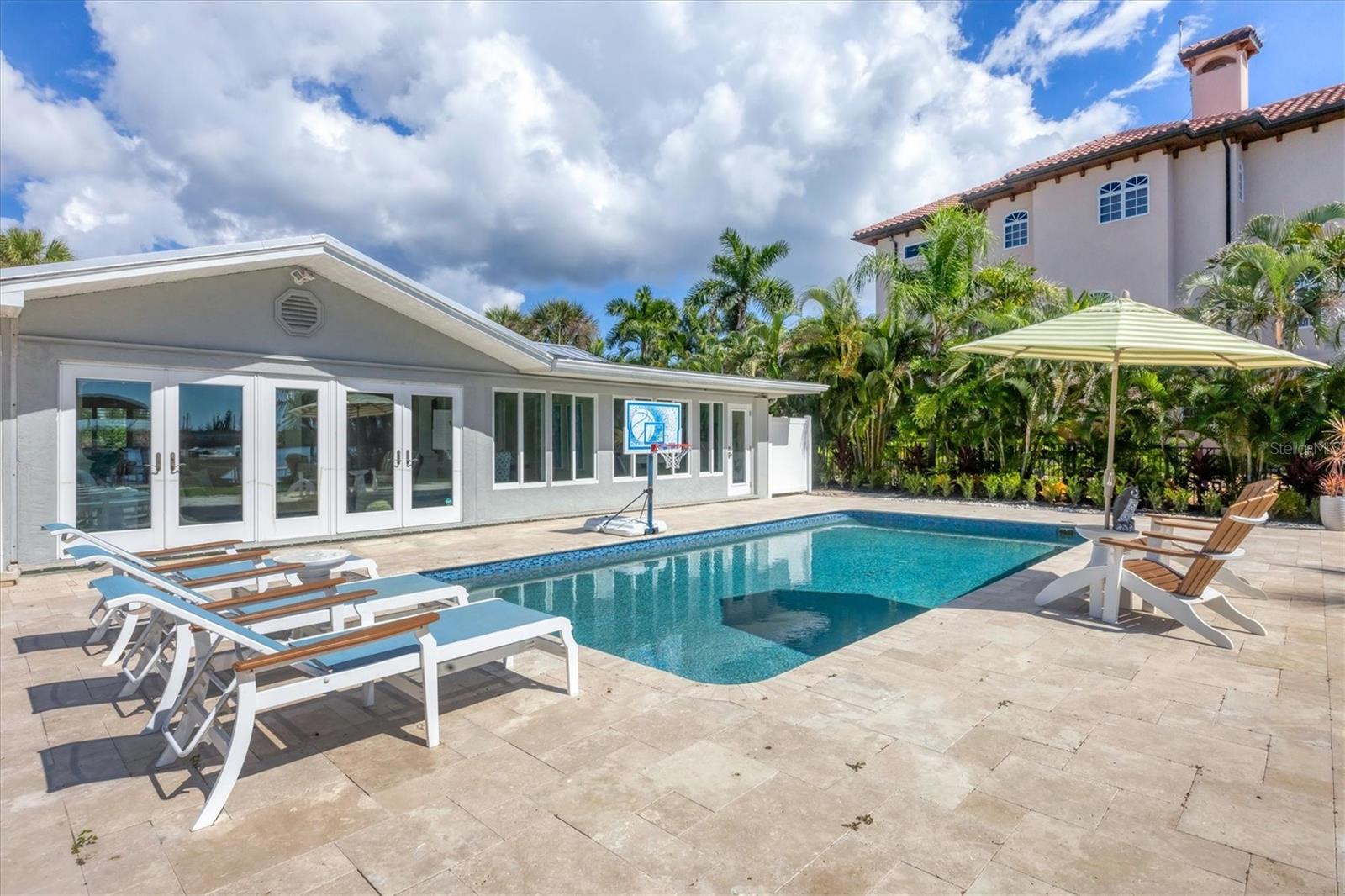 D6144298 Property Photo