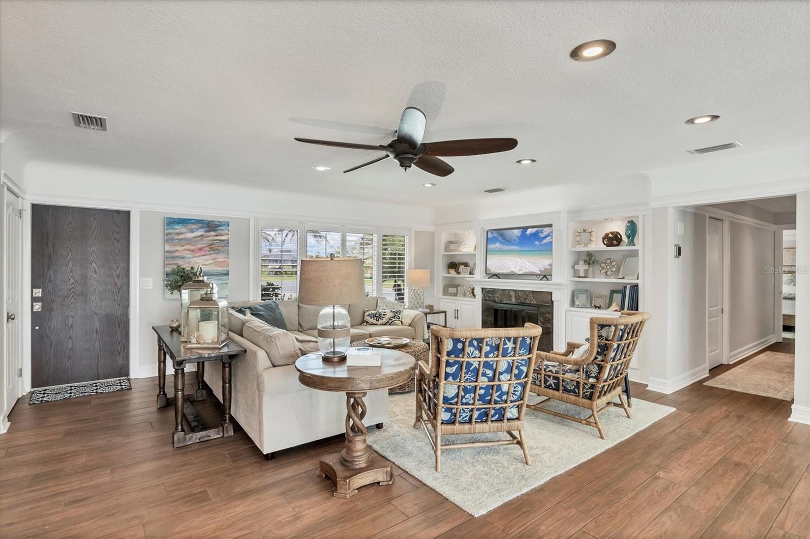 D6144298 Property Photo