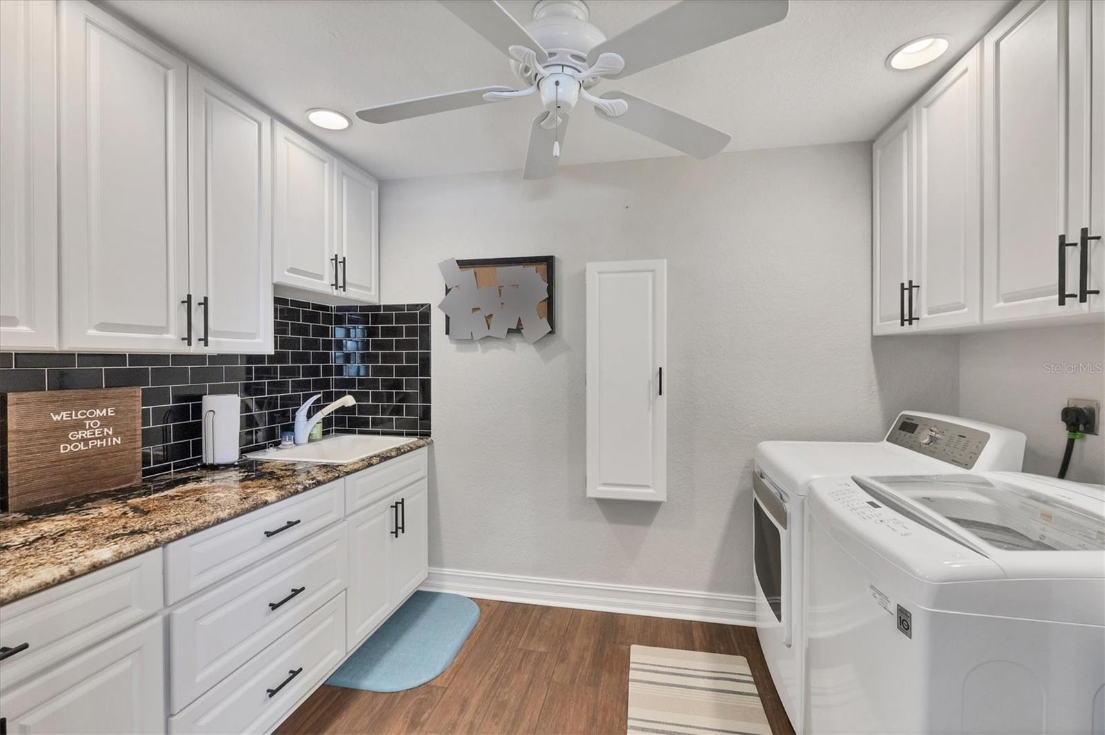 D6144298 Property Photo