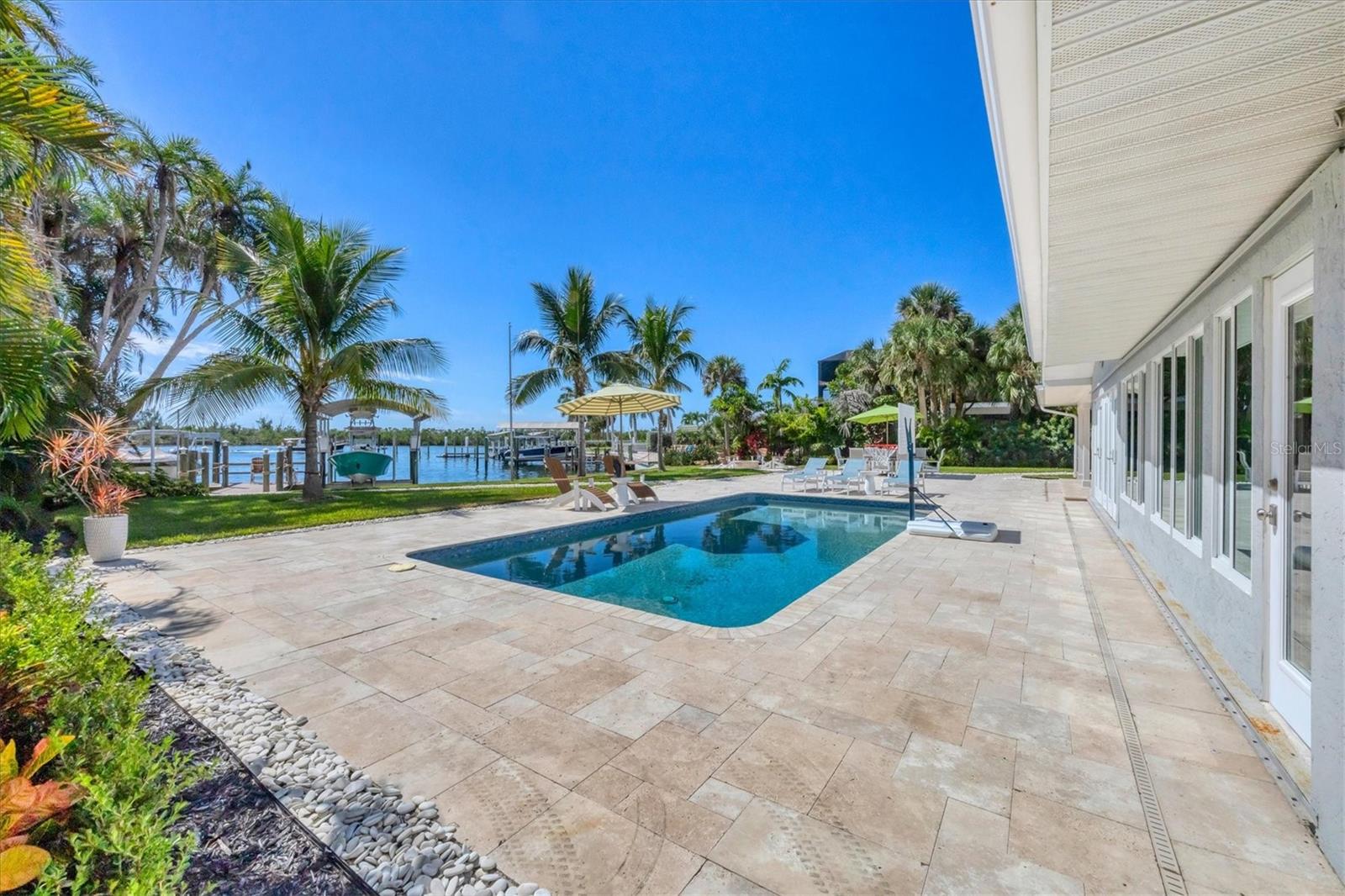 D6144298 Property Photo