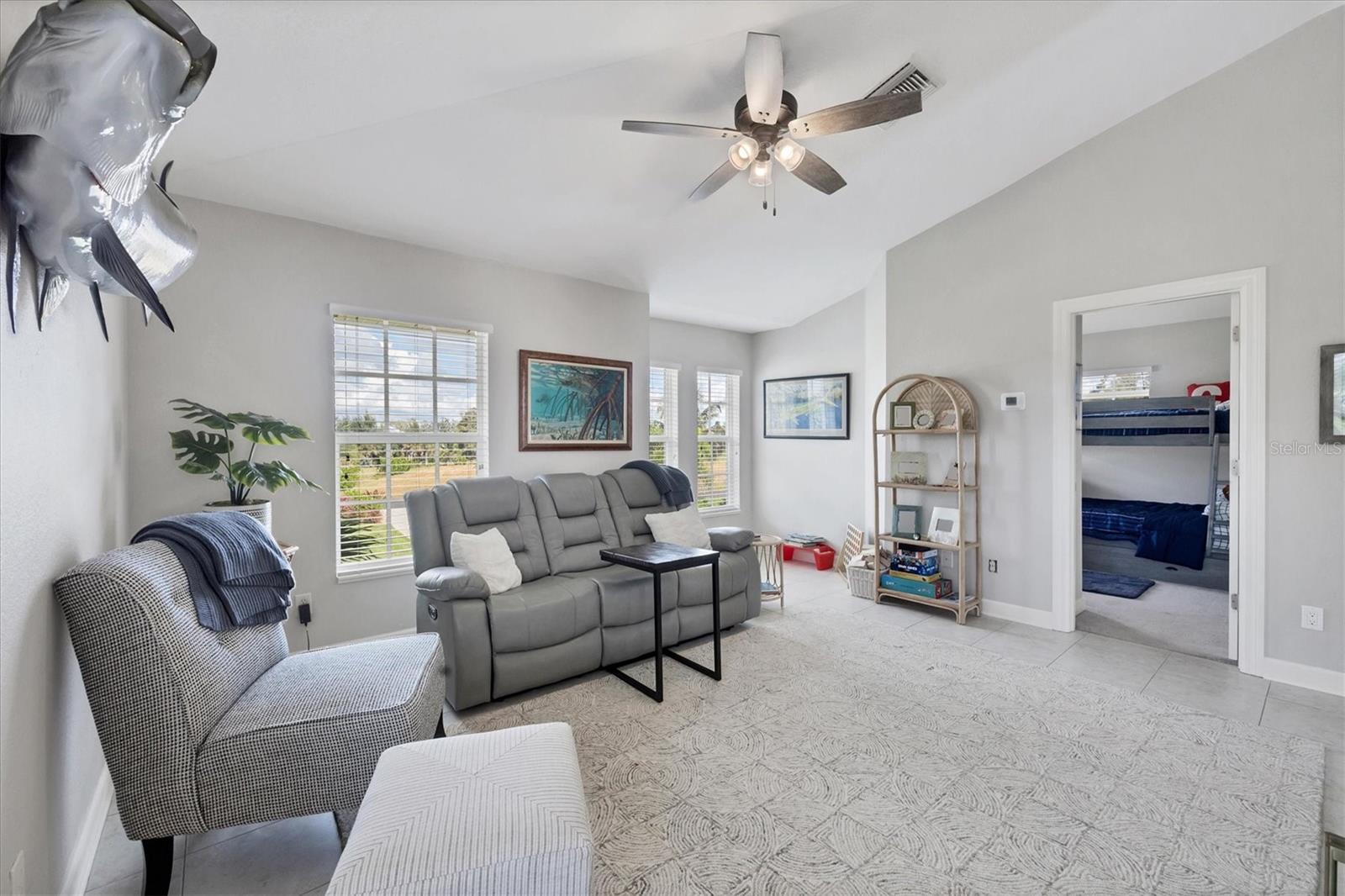 D6144298 Property Photo