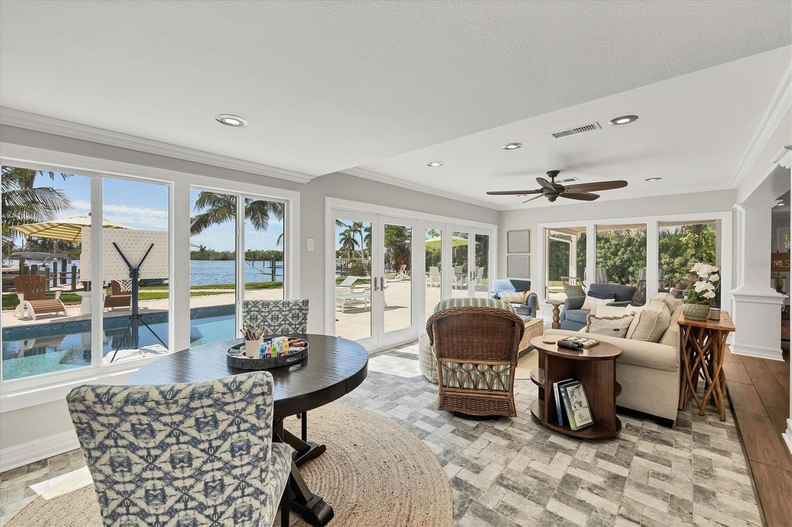 D6144298 Property Photo