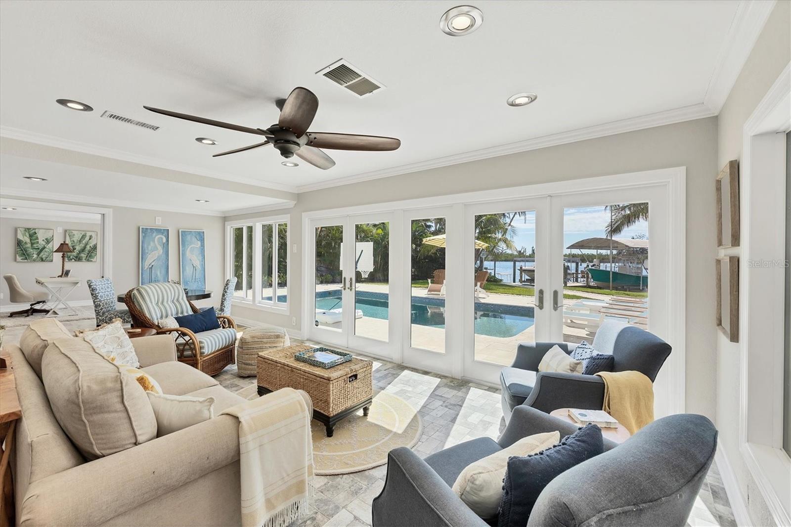 D6144298 Property Photo