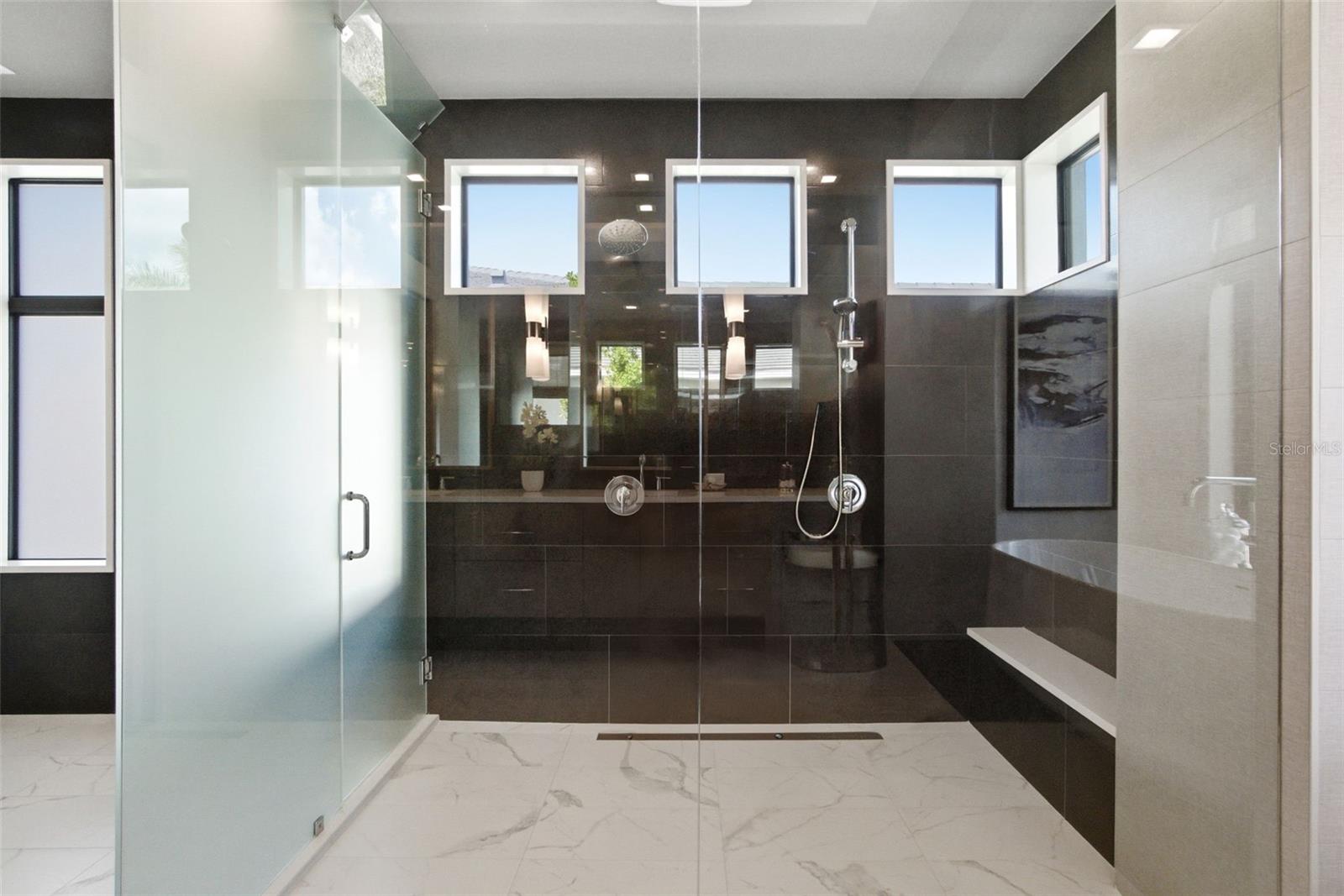 A4668742 Property Photo