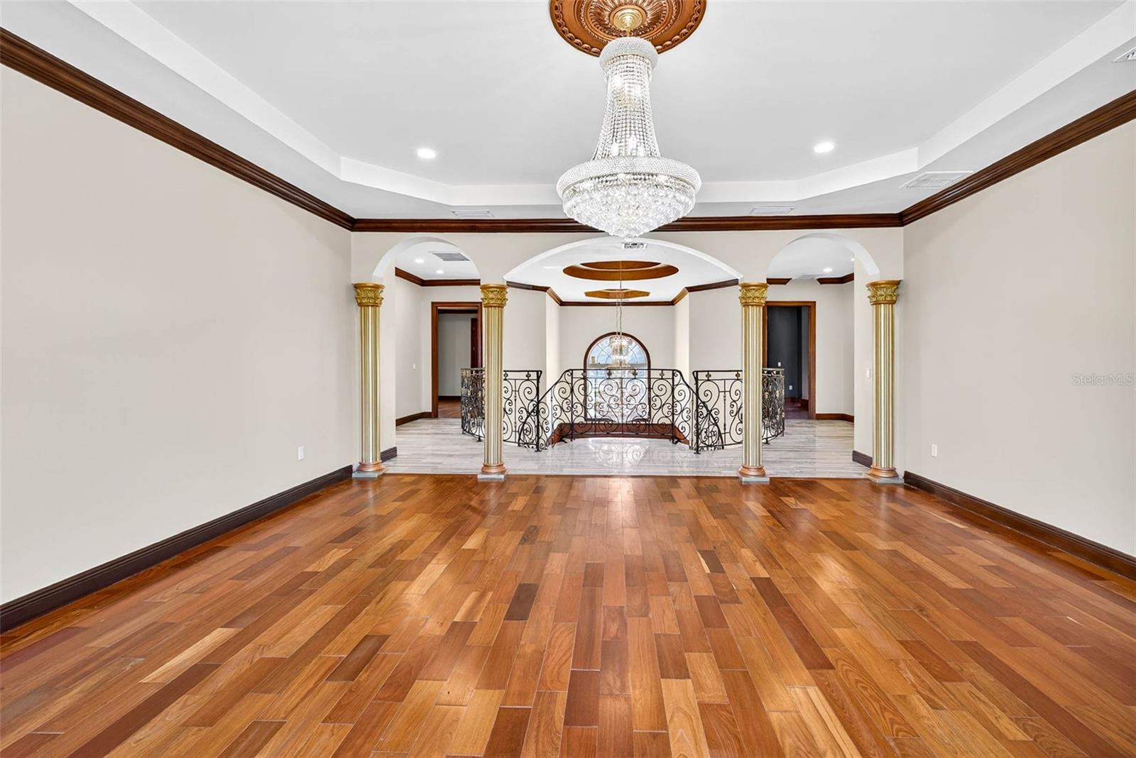 TB8438650 Property Photo