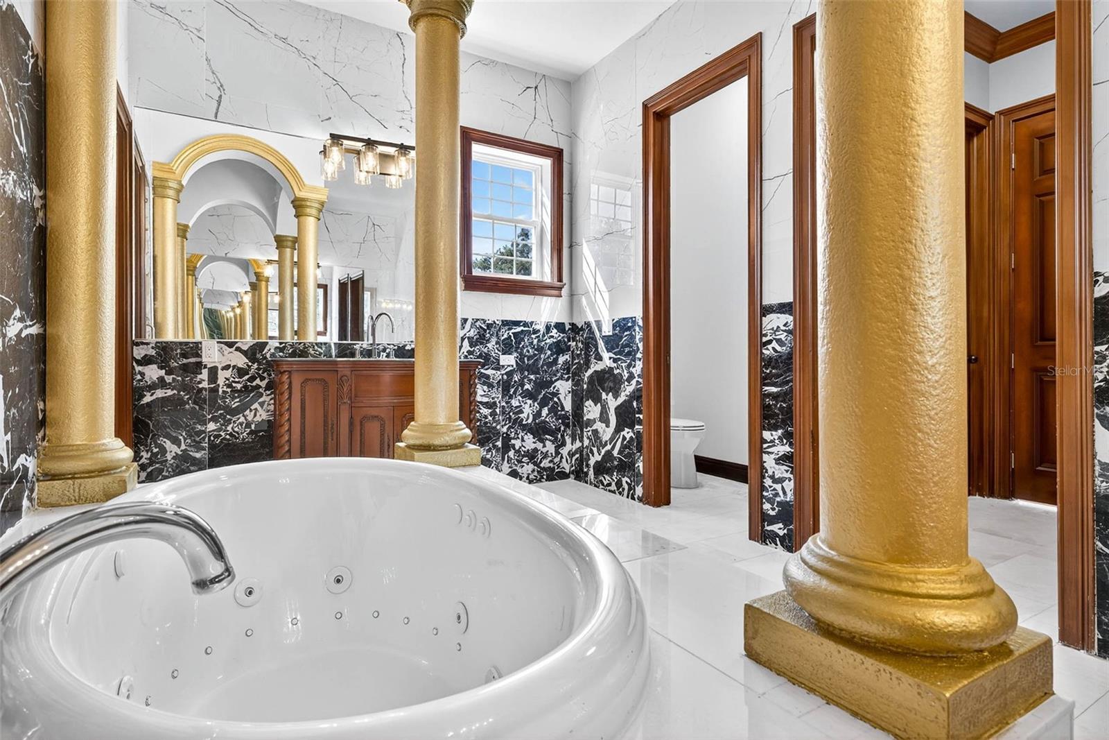 TB8438650 Property Photo