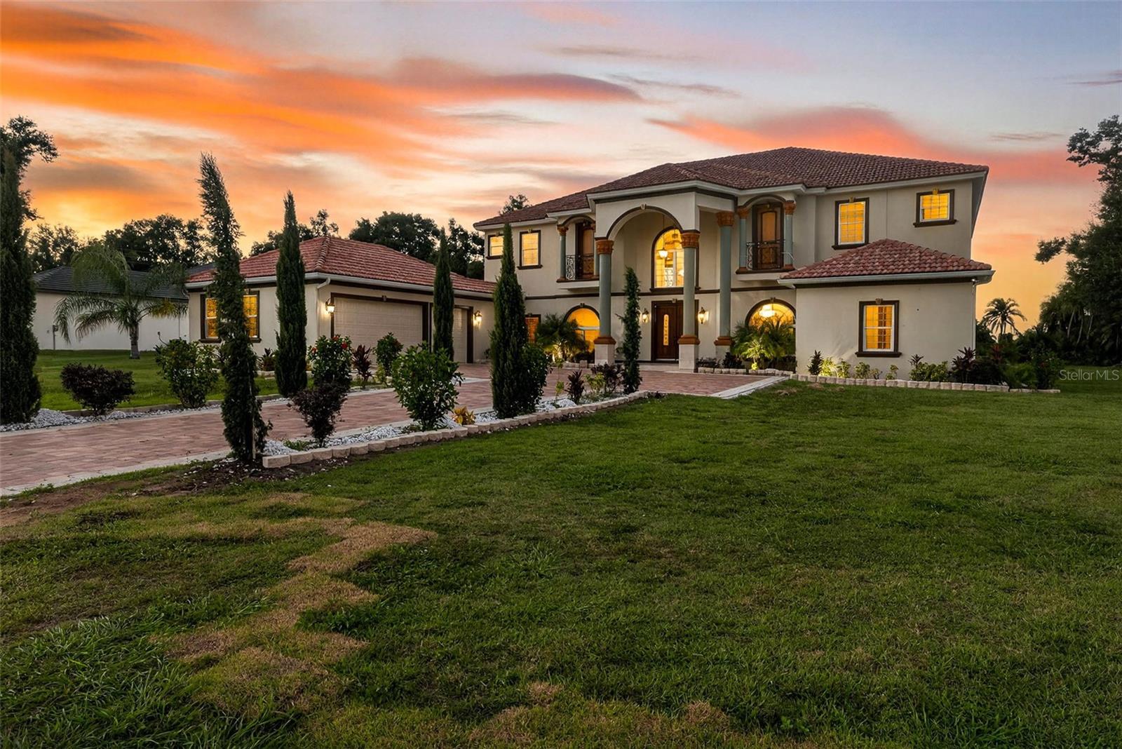 TB8438650 Property Photo