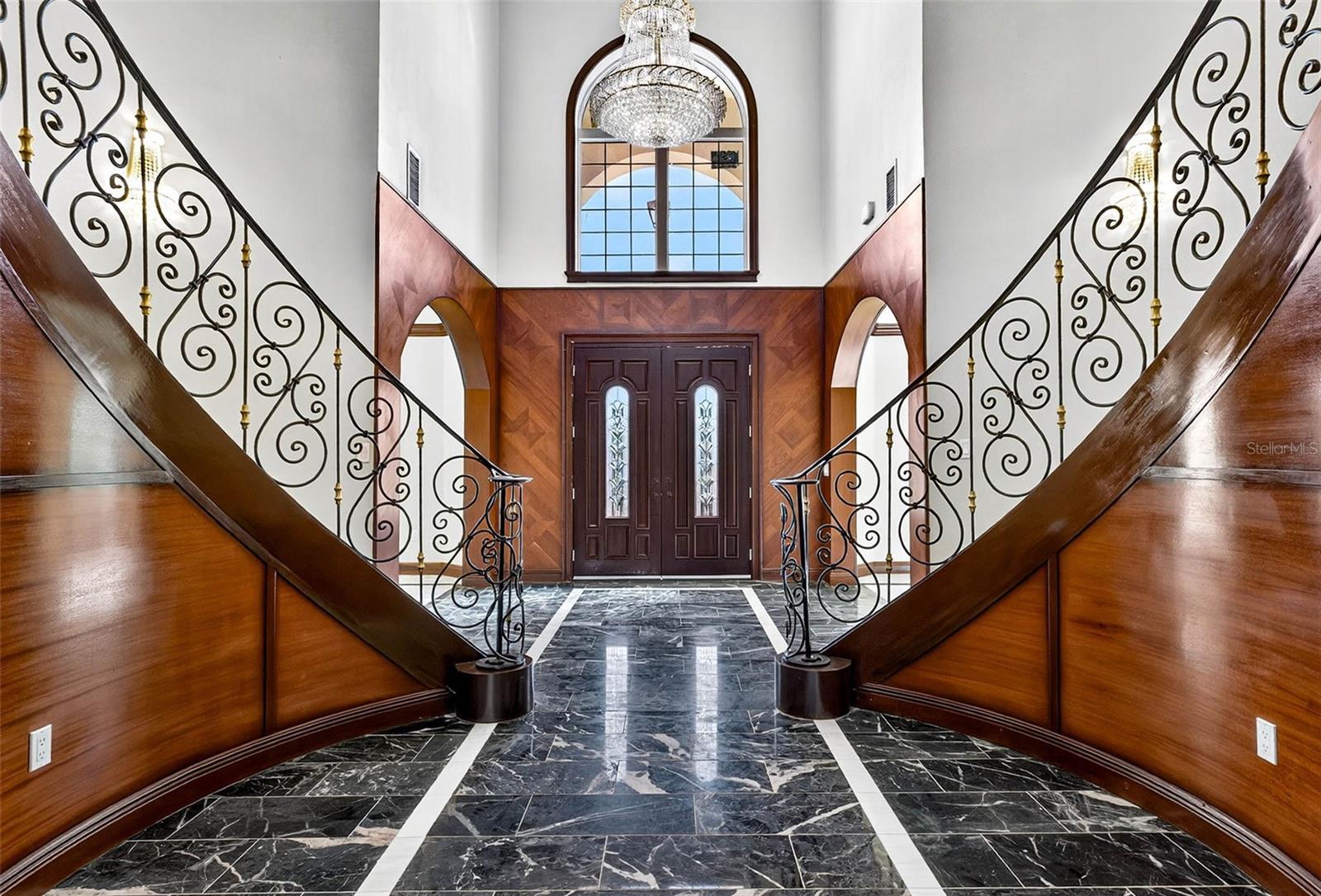 TB8438650 Property Photo