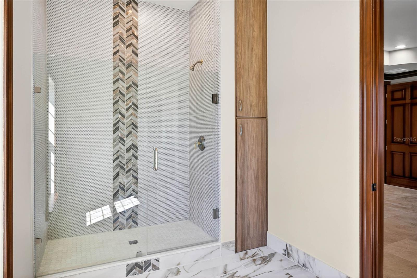 TB8438650 Property Photo