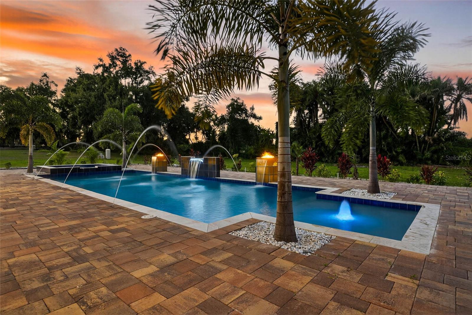 TB8438650 Property Photo