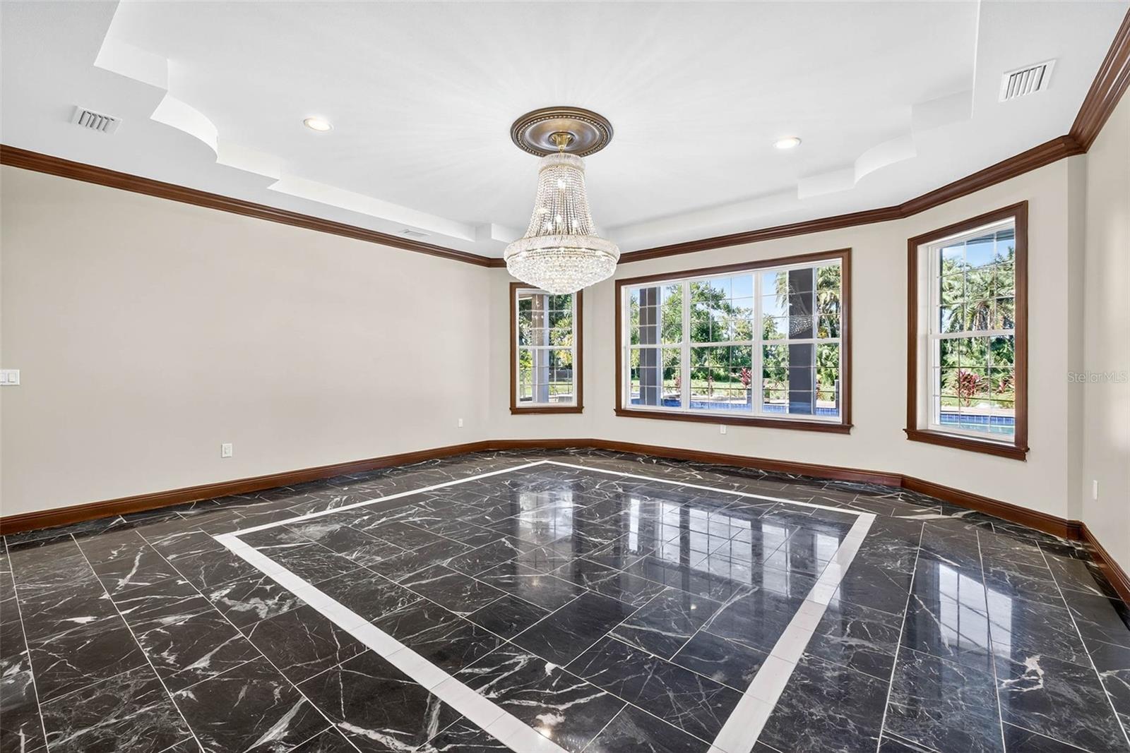 TB8438650 Property Photo