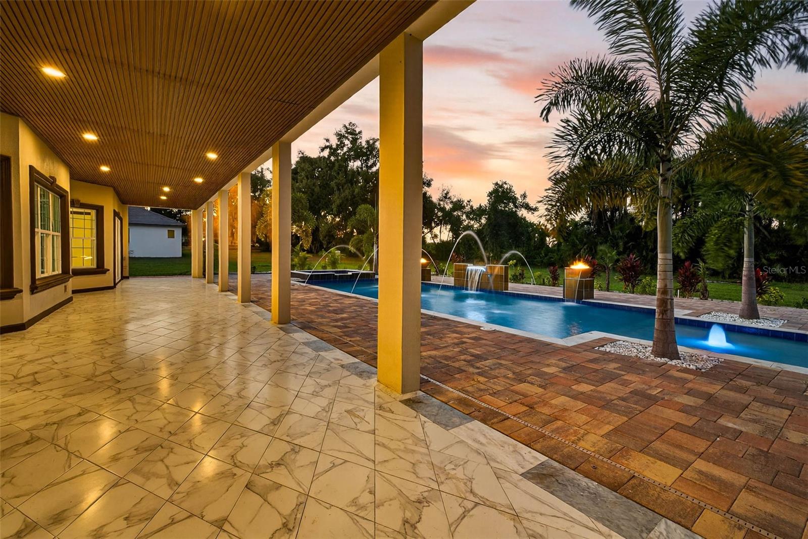 TB8438650 Property Photo