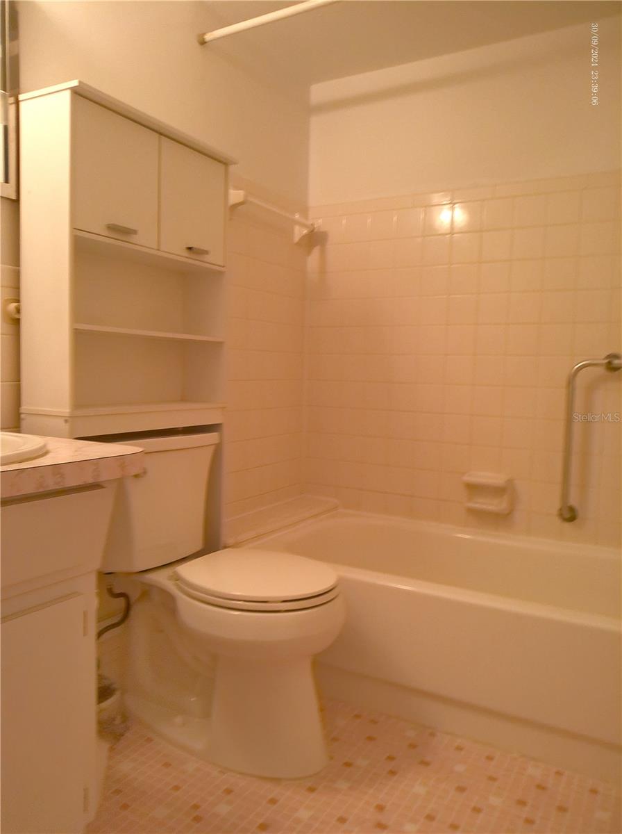 W7879946 Property Photo