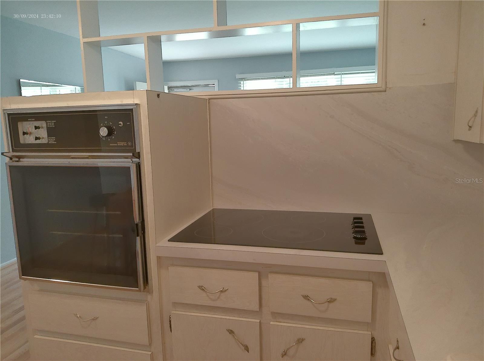 W7879946 Property Photo