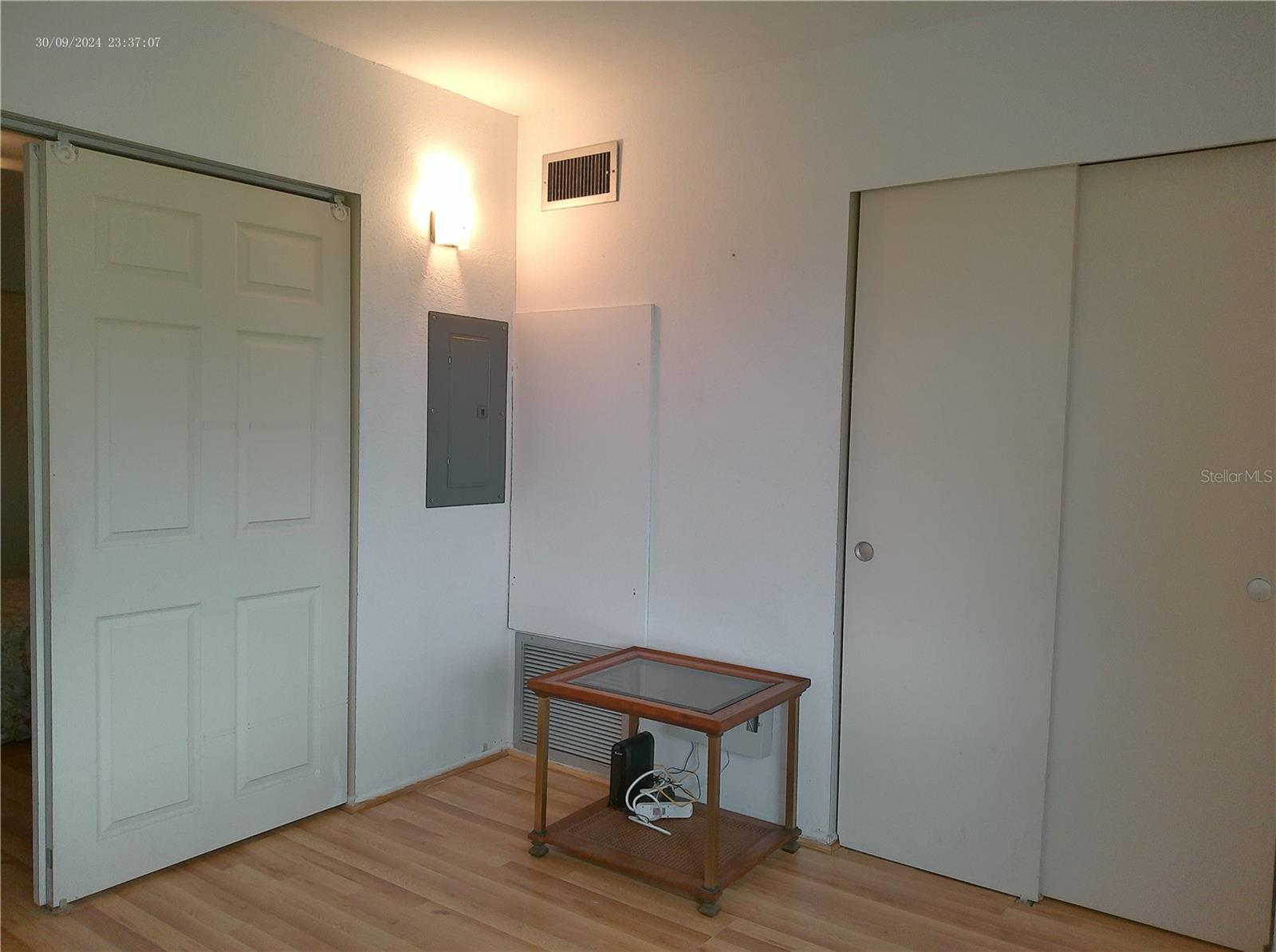 W7879946 Property Photo