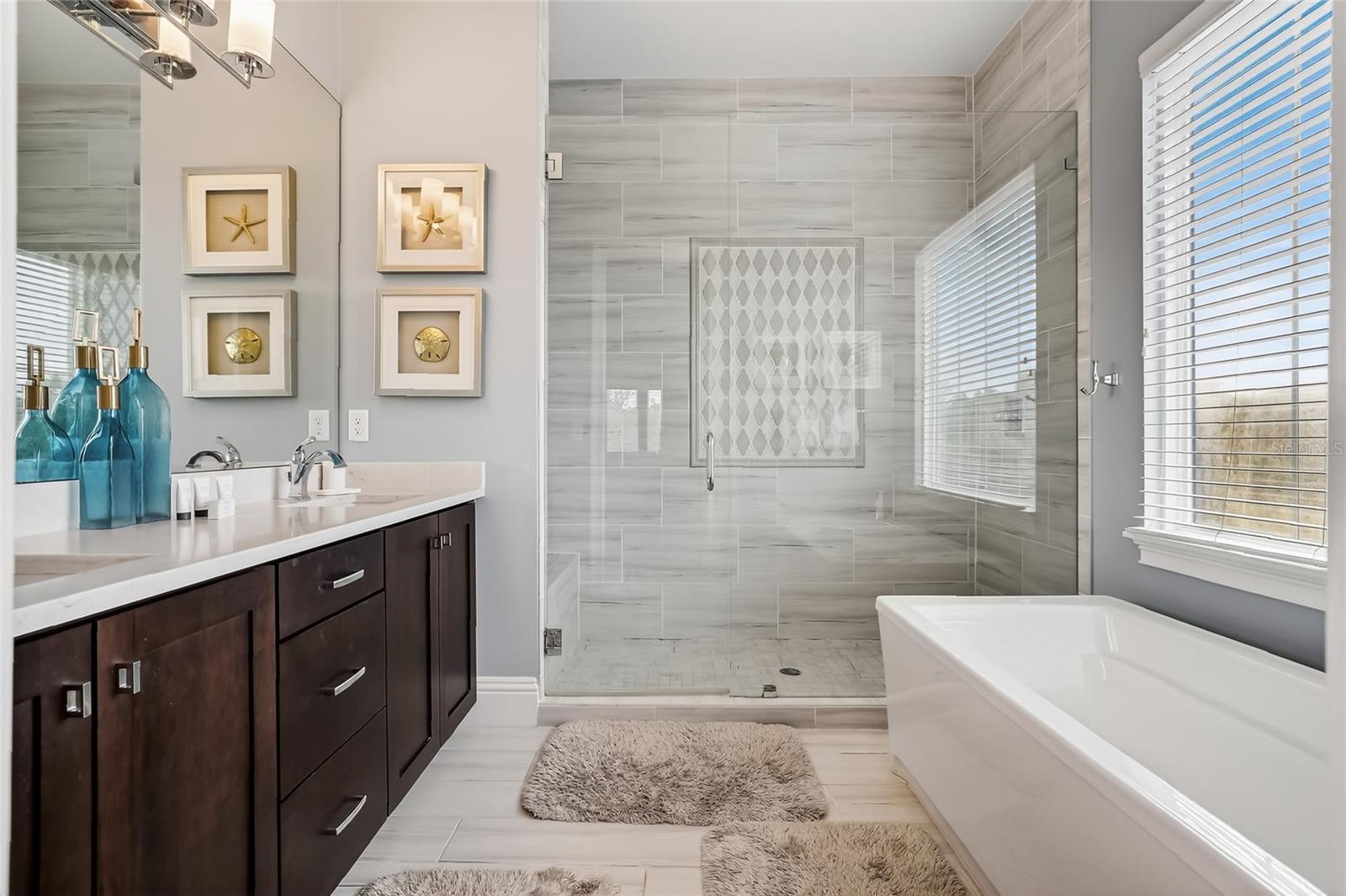 O6353227 Property Photo