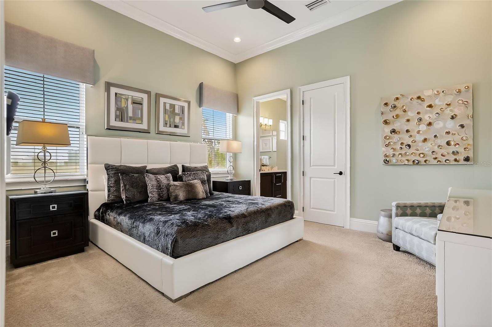 O6353227 Property Photo