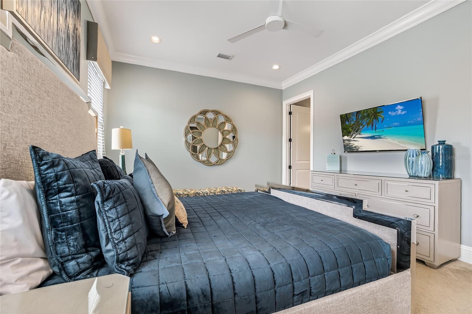 O6353227 Property Photo