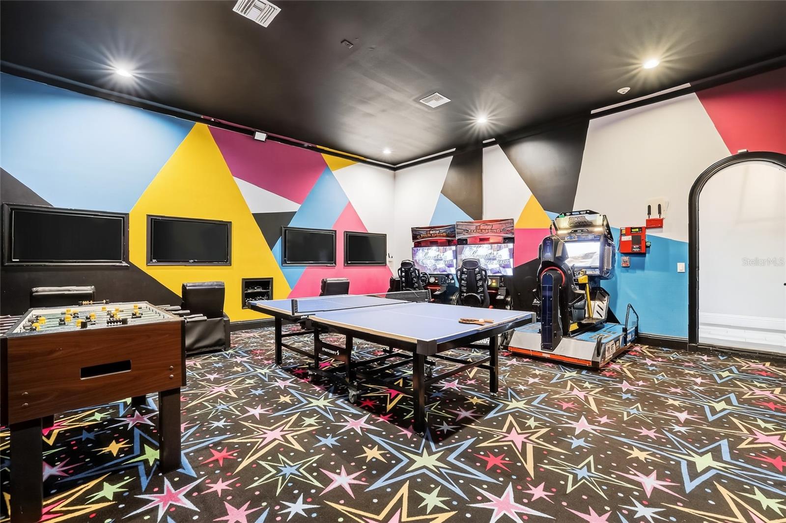 O6353227 Property Photo