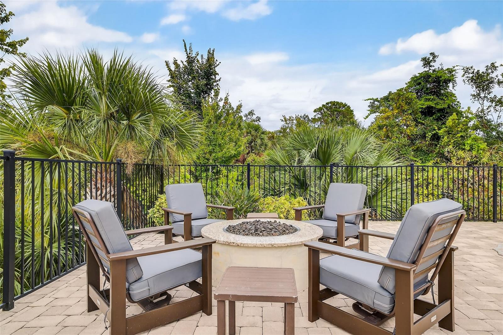 O6353227 Property Photo