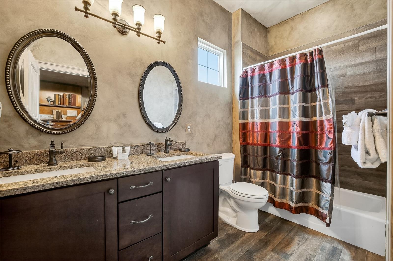 O6353227 Property Photo